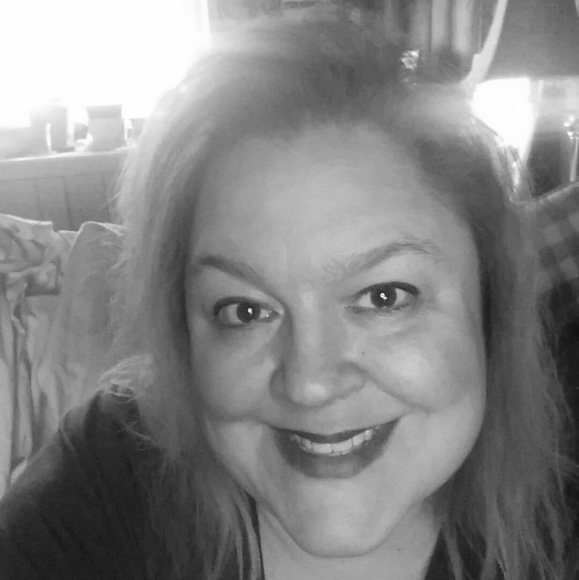 Meet the Posher Other - Meet your Posher, Jennifer